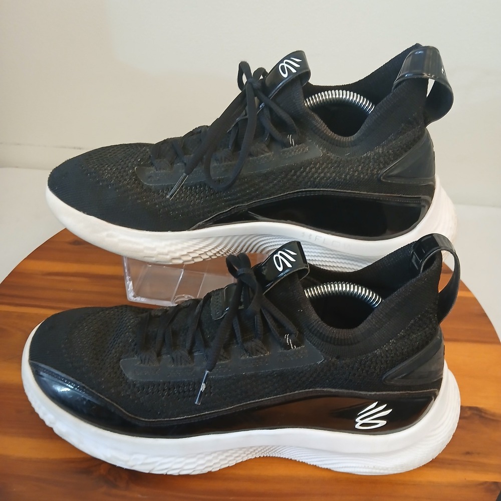 Under Armour Curry Flow 8 Men 10.5 Black Basketball Shoes Sneakers 3024785-010